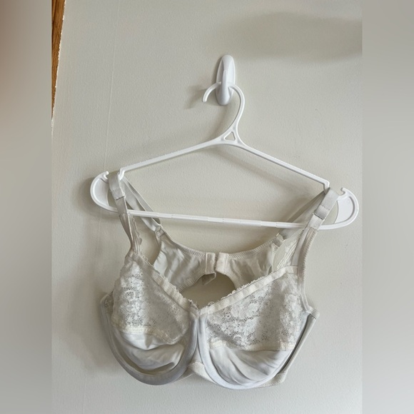 Lilyette - Vintage Lace Bra - Picture 1 of 3
